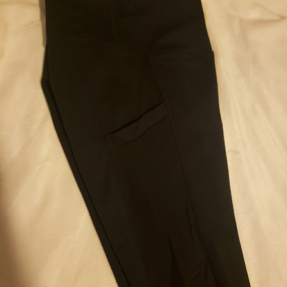 FABLETICS High Waisted Pocket Capri Leggings